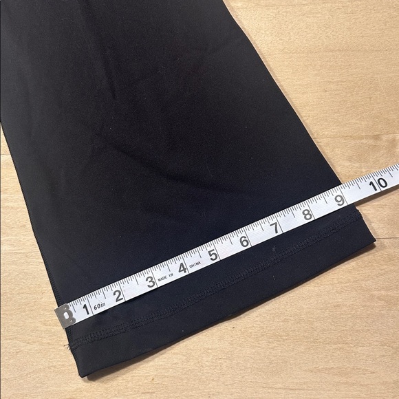 Lululemon Black Flared Leggings Sz 4 - Picture 9 of 10